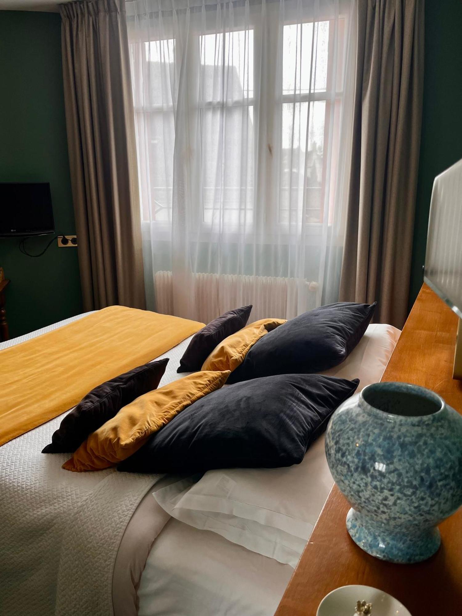 Le Temeraire Hotel Charolles Zewnętrze zdjęcie